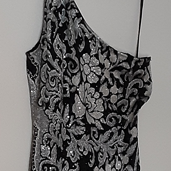 ST JOHN EVENING ONE SHOULDER GOWN, Black/Silver, Size 12 - Picture 3 of 15